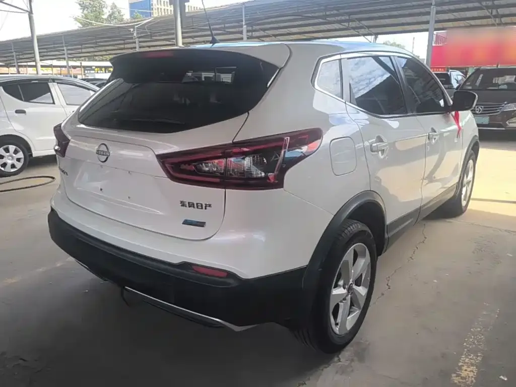 Nissan Qashqai — фото 7