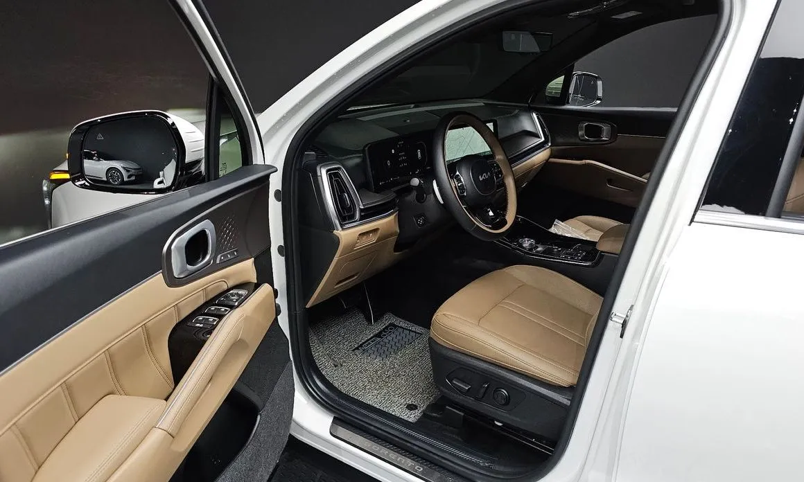 Kia Sorento — фото 8