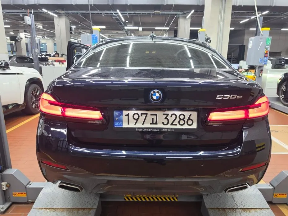 BMW 5-Series — фото 10