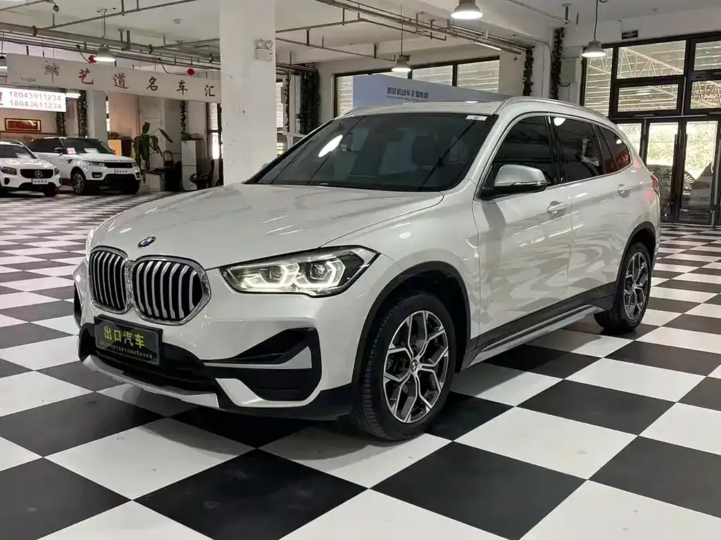BMW X1 — фото 1