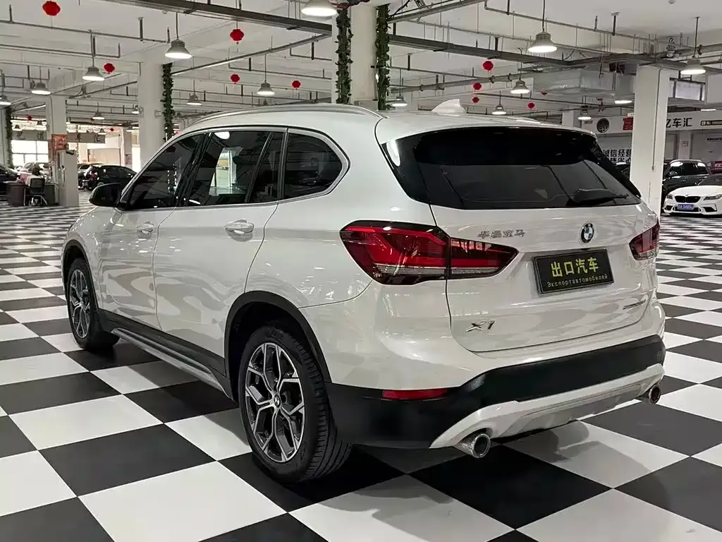 BMW X1 — фото 9