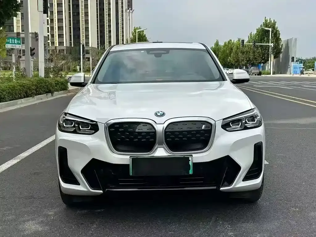 BMW iX3 — фото 2