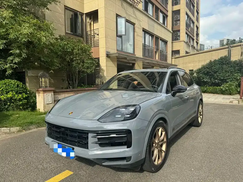 Porsche Cayenne — фото 1