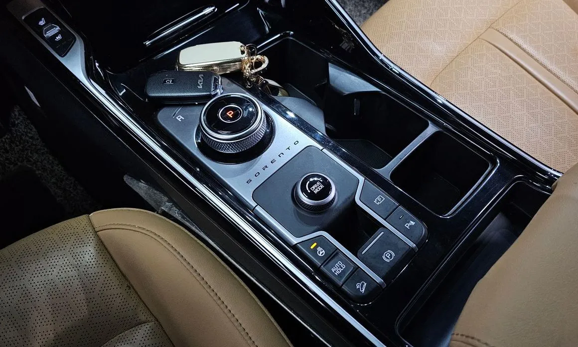Kia Sorento — фото 10