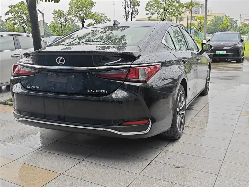 Lexus ES — фото 7