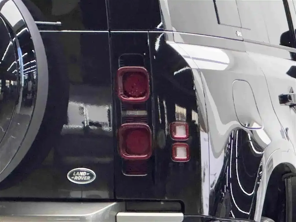Land Rover Defender — фото 9