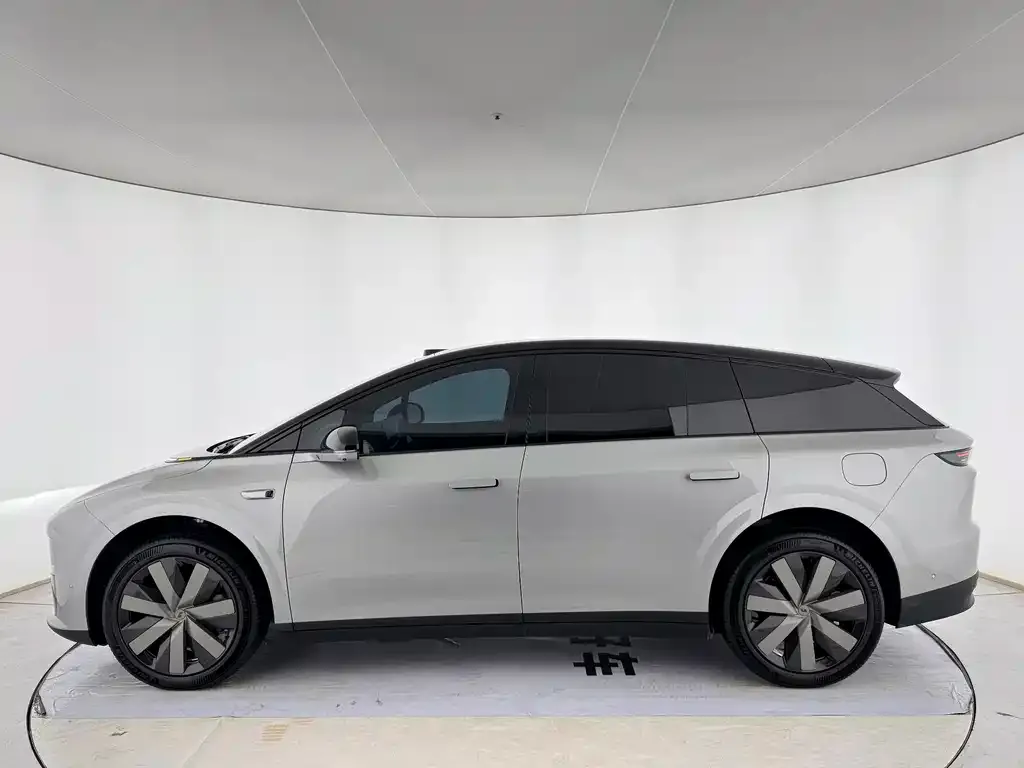 Li Auto Li i6 — фото 3