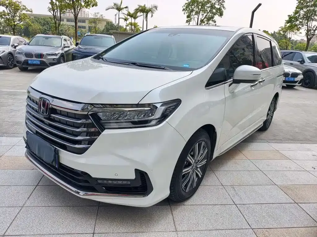 Honda Odyssey — фото 1
