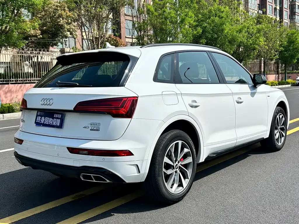 Audi Q5L — фото 3
