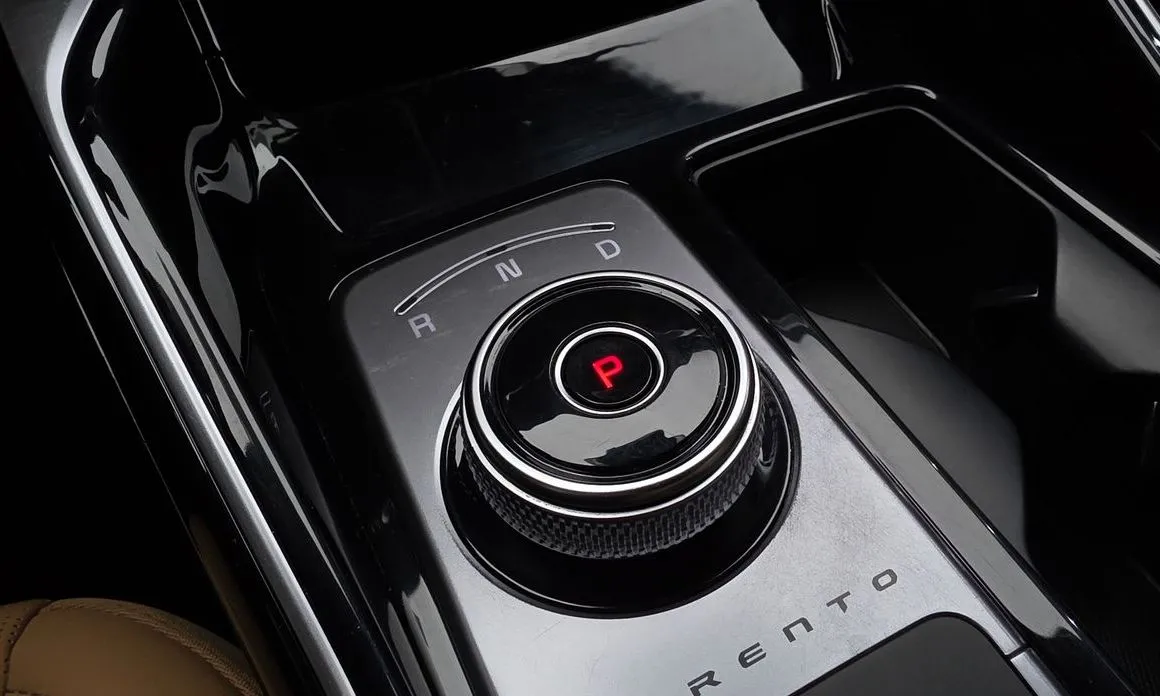 Kia Sorento — фото 8