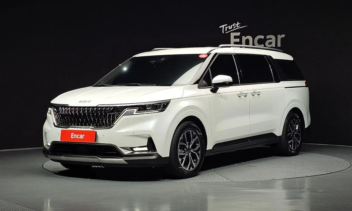 Kia Carnival — фото 1