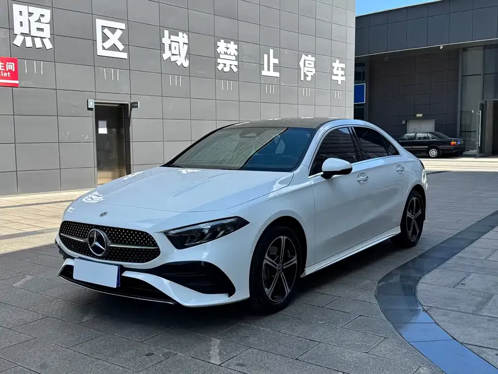 Mercedes-Benz A-Class — фото 1