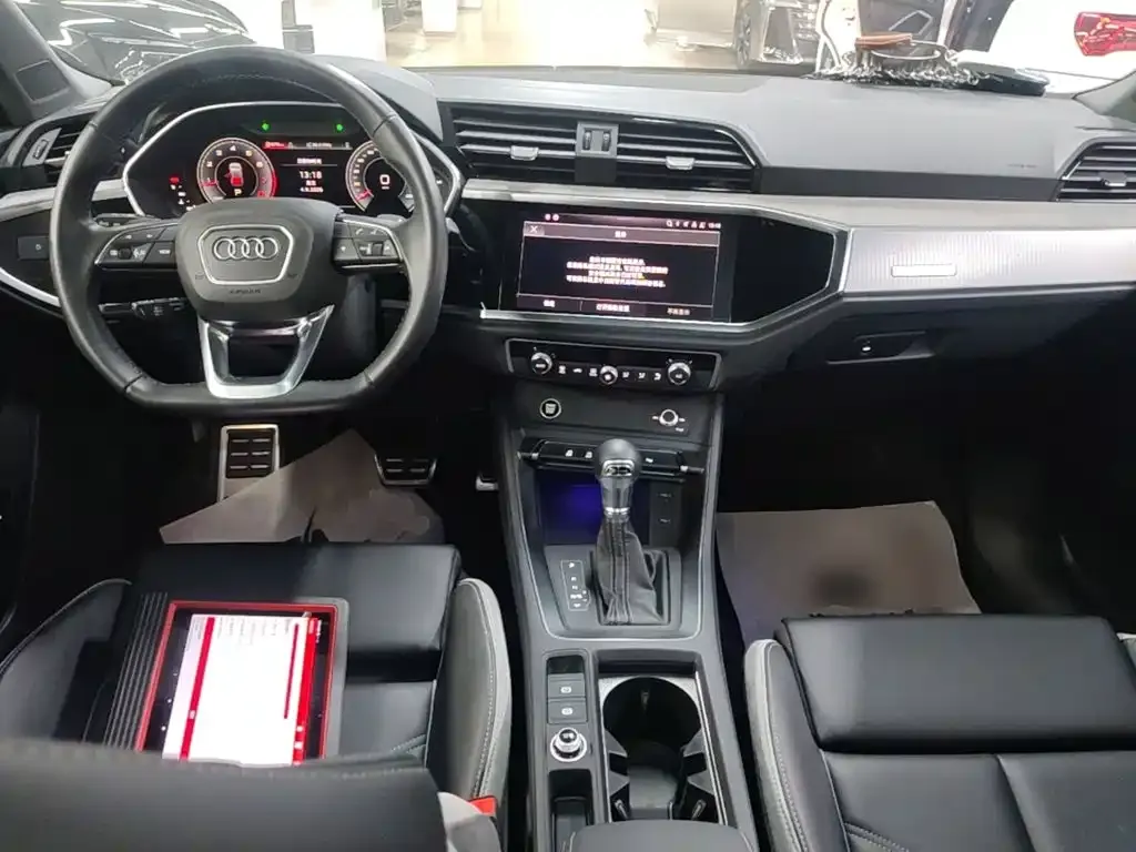 Audi Q3 — фото 10