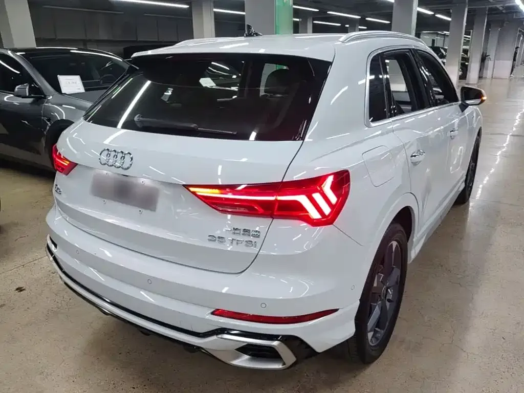 Audi Q3 — фото 7