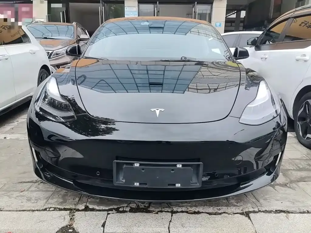 Tesla Model 3 — фото 5