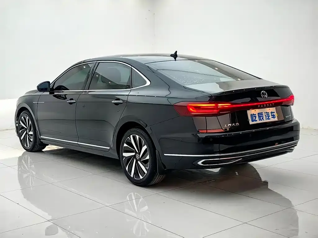 Volkswagen Passat — фото 5