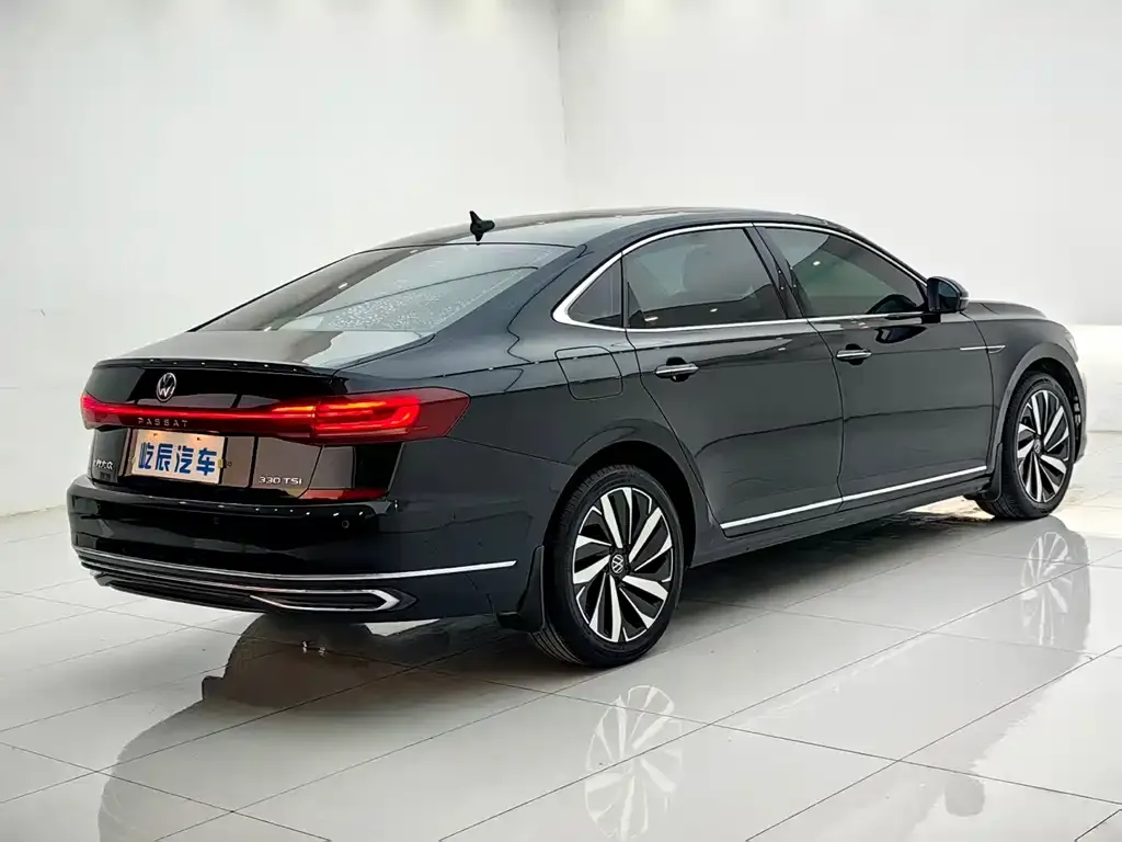 Volkswagen Passat — фото 7