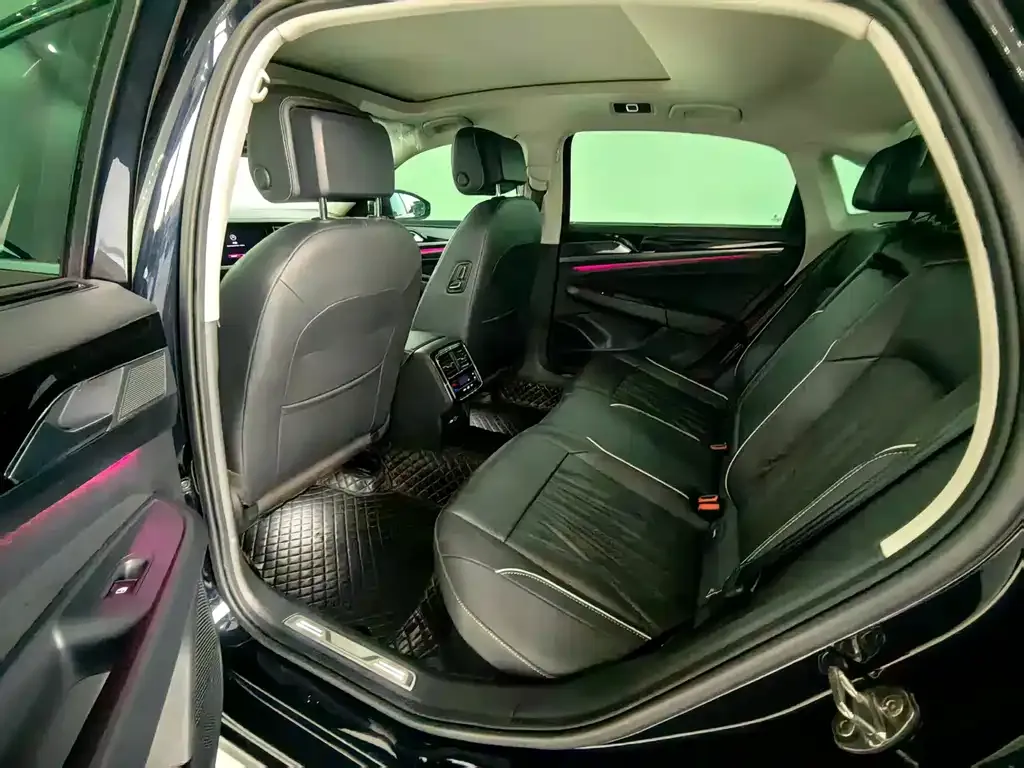 Volkswagen Passat — фото 9