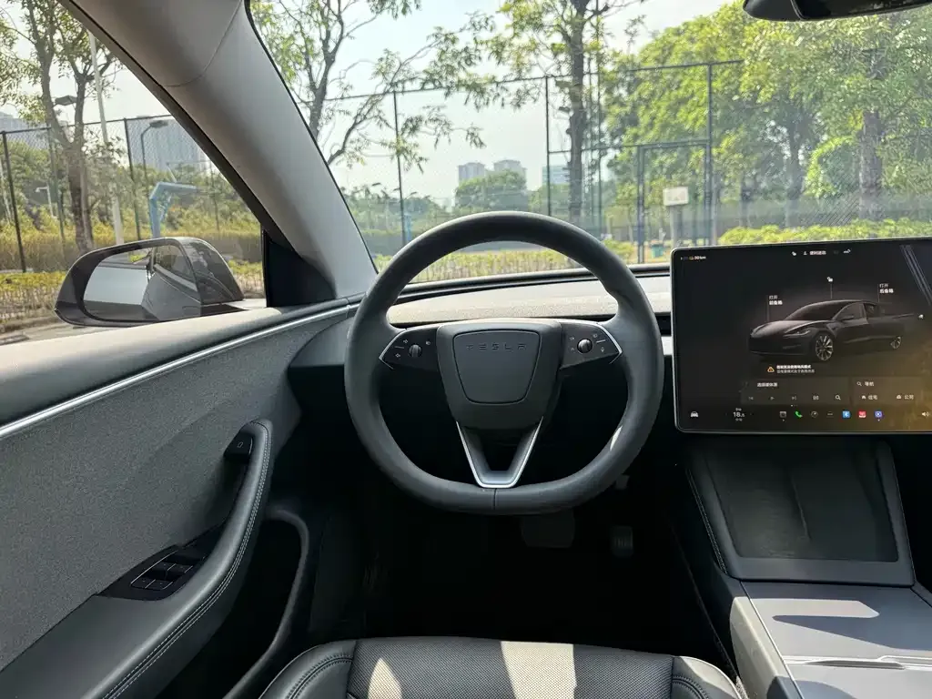 Tesla Model 3 — фото 6