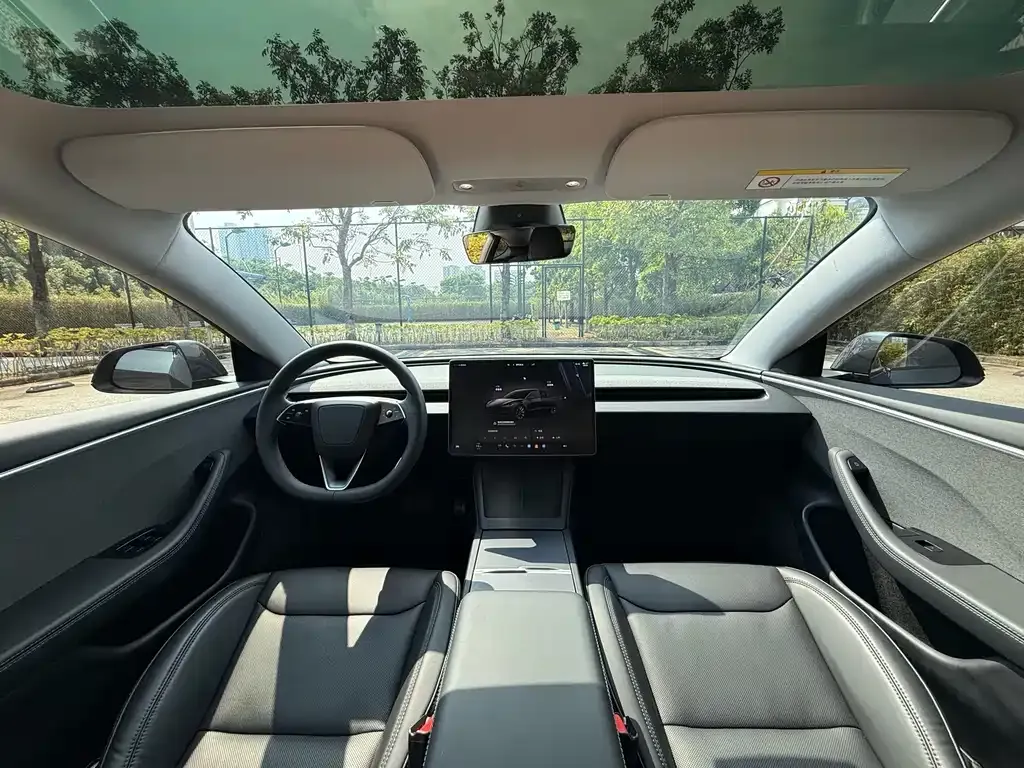 Tesla Model 3 — фото 7