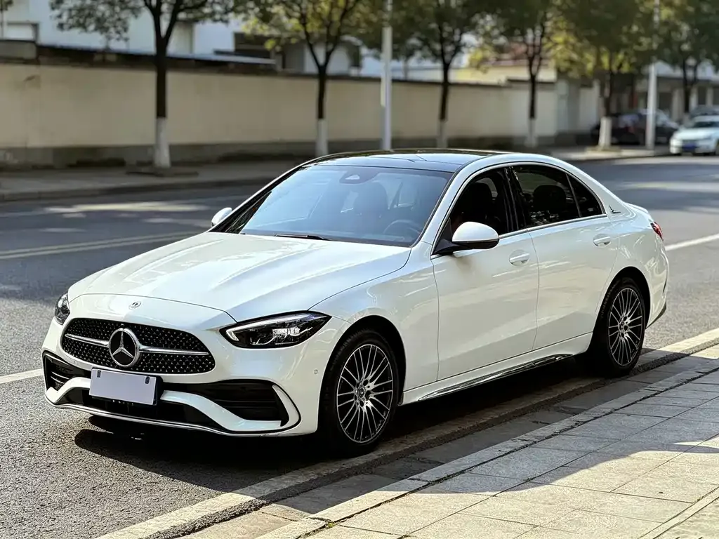 Mercedes-Benz C-Class — фото 1