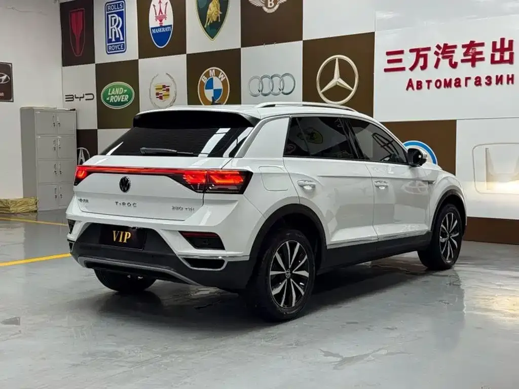 Volkswagen T-Roc — фото 10