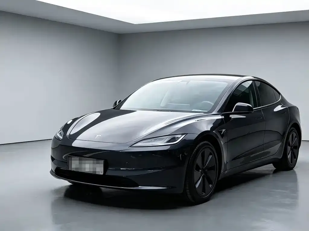 Tesla Model 3 — фото 1