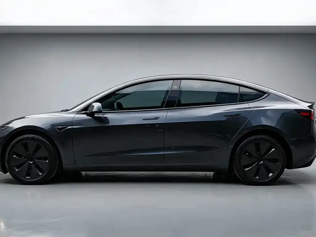 Tesla Model 3 — фото 3