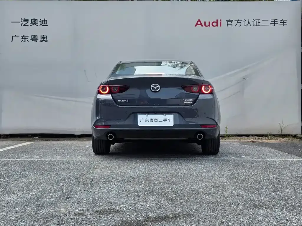 Mazda 3 Axela — фото 4