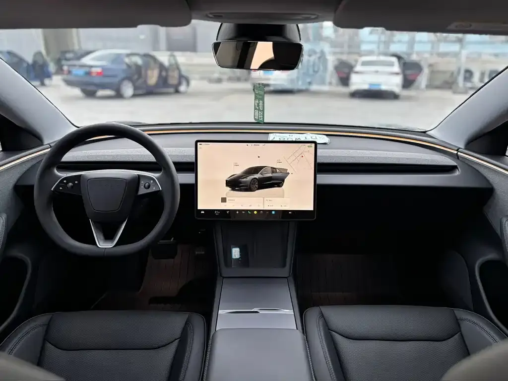 Tesla Model 3 — фото 3