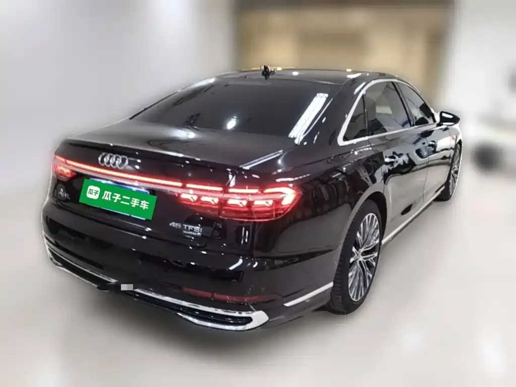 Audi A8 — фото 6