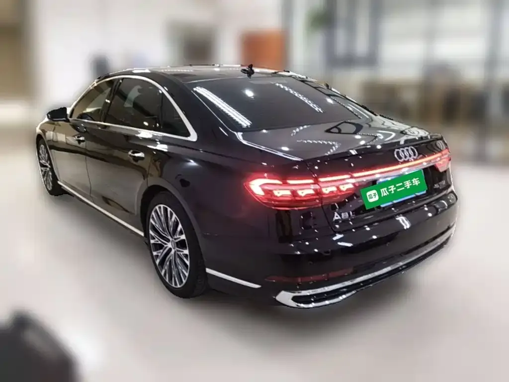 Audi A8 — фото 10