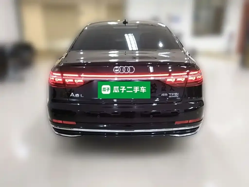 Audi A8 — фото 3