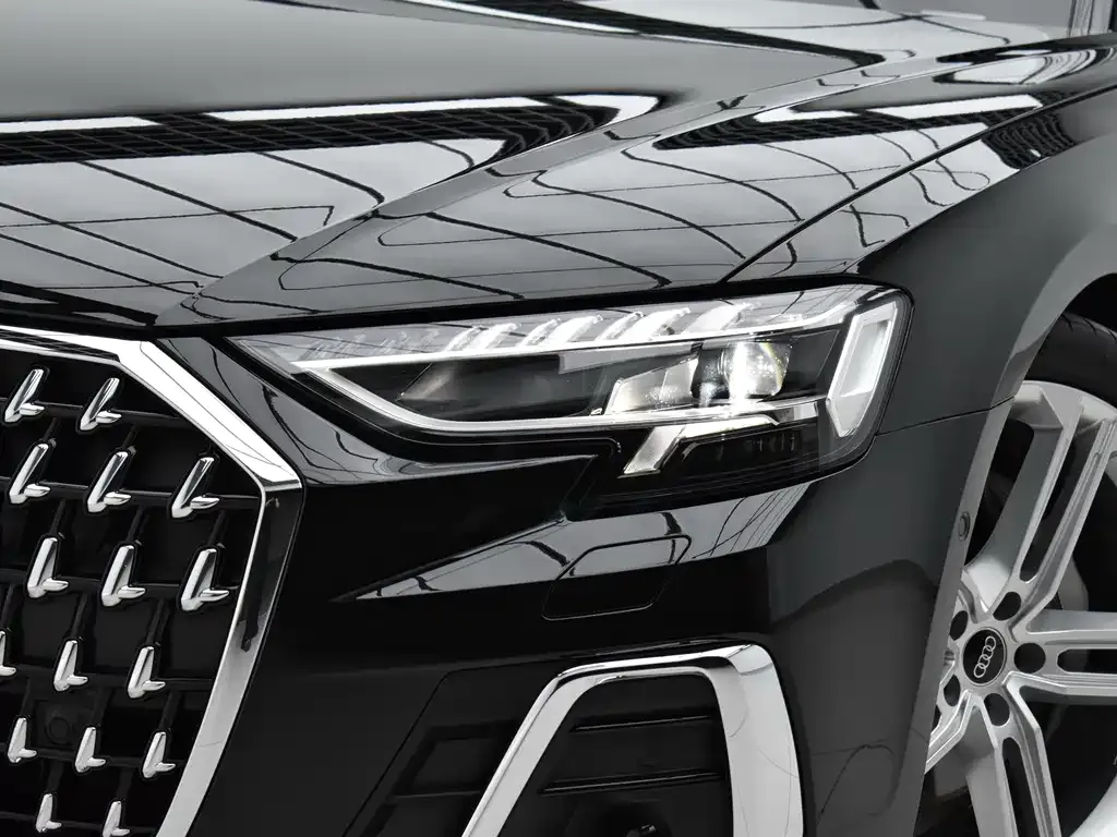 Audi A8 — фото 2