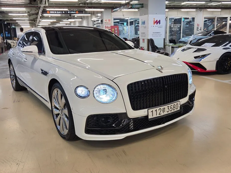 Bentley Flying Spur — фото 5