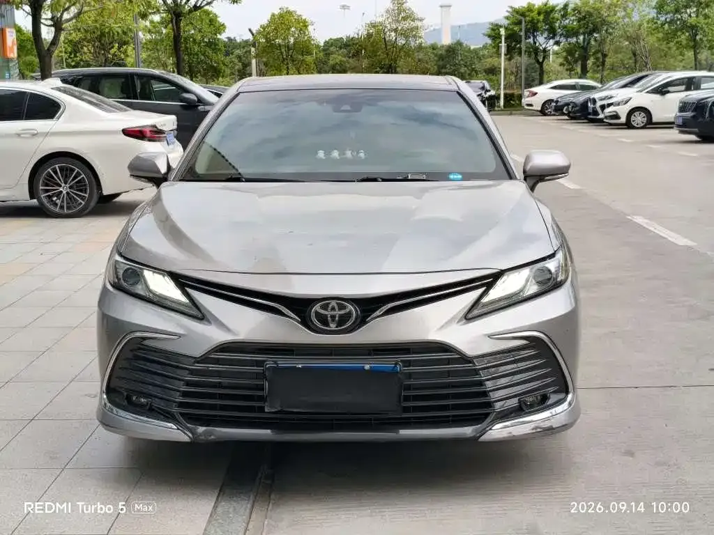 Toyota Camry — фото 5