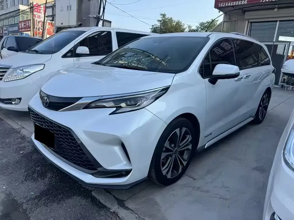 Toyota Granvia — фото 4
