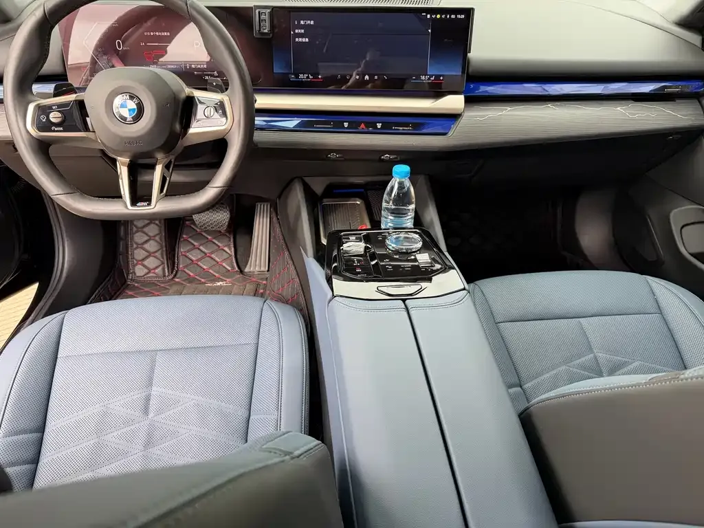 BMW 5 Series — фото 4