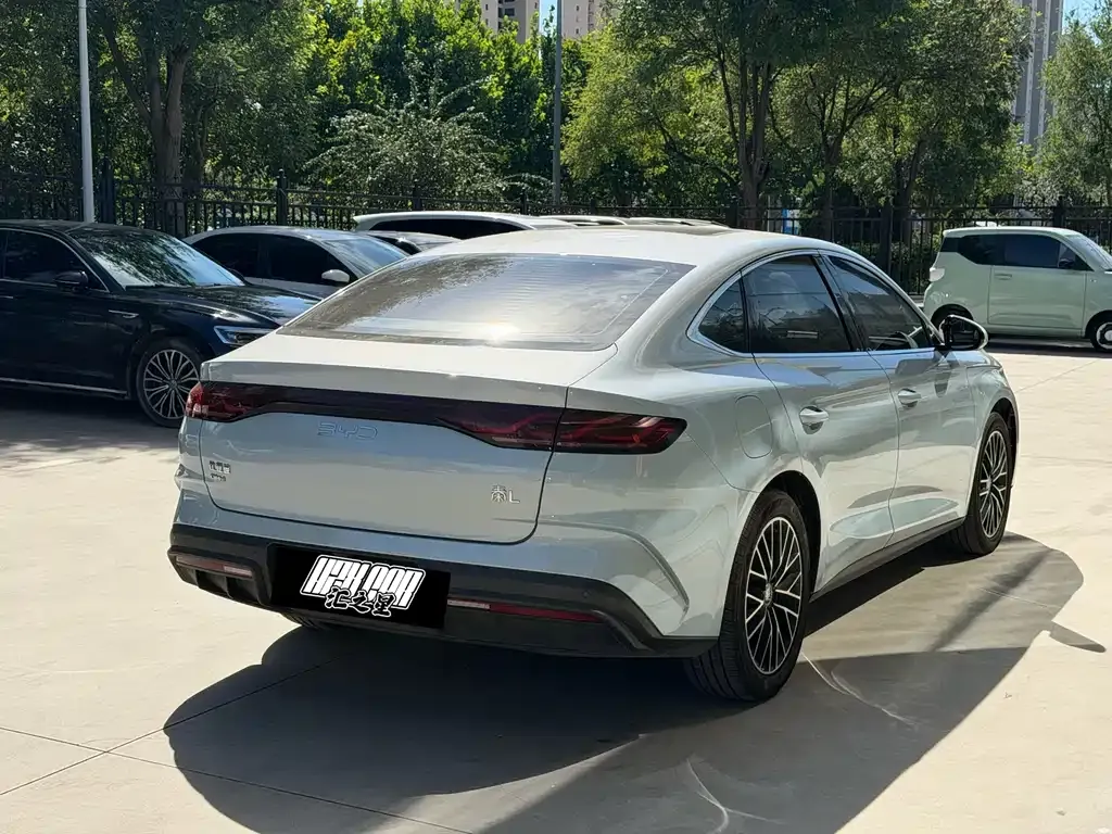 BYD Qin L — фото 6
