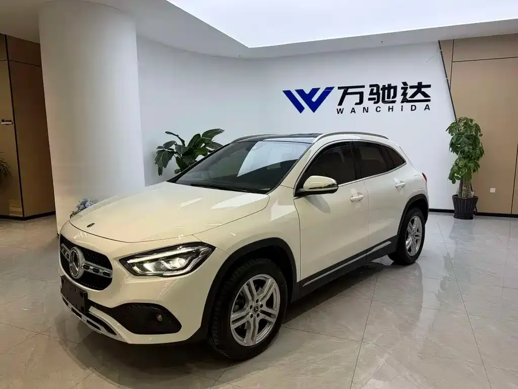 Mercedes-Benz GLA — фото 1