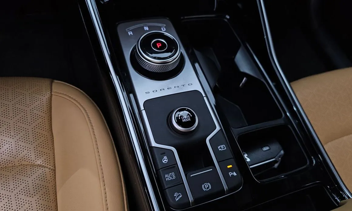 Kia Sorento — фото 7