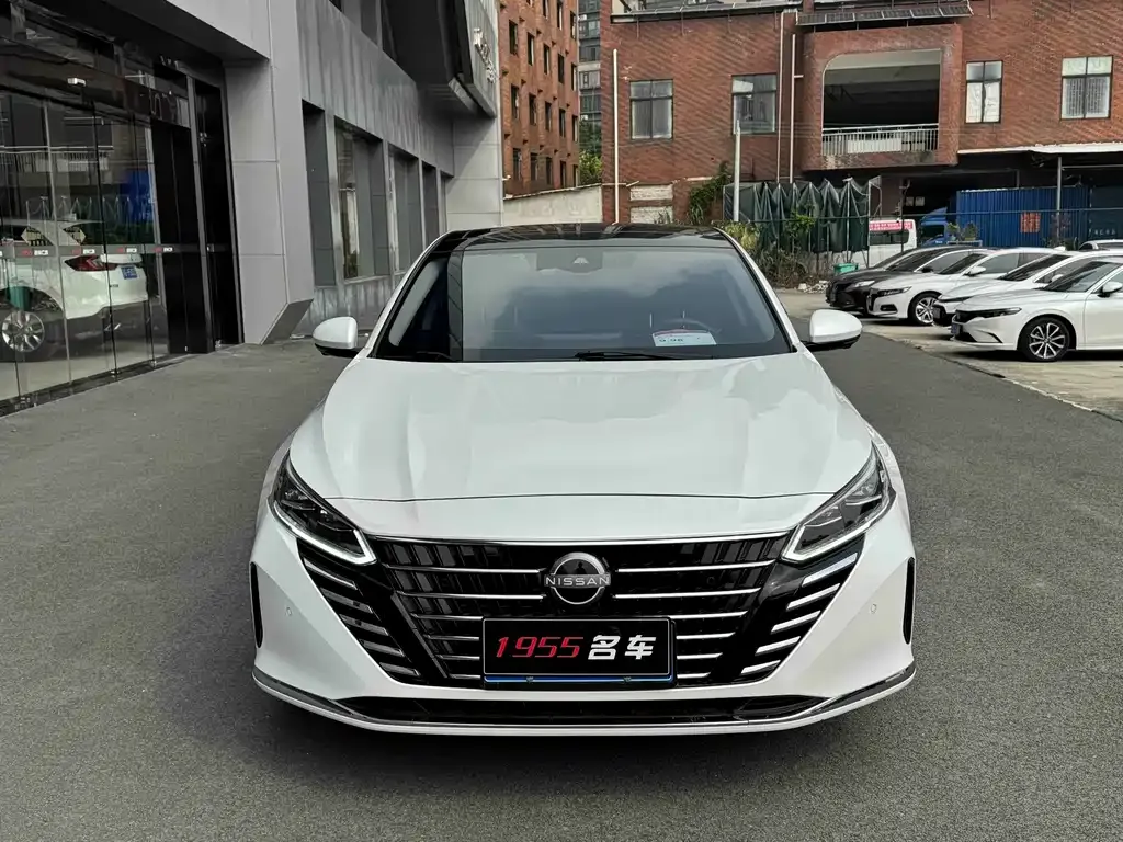 Nissan Teana — фото 1
