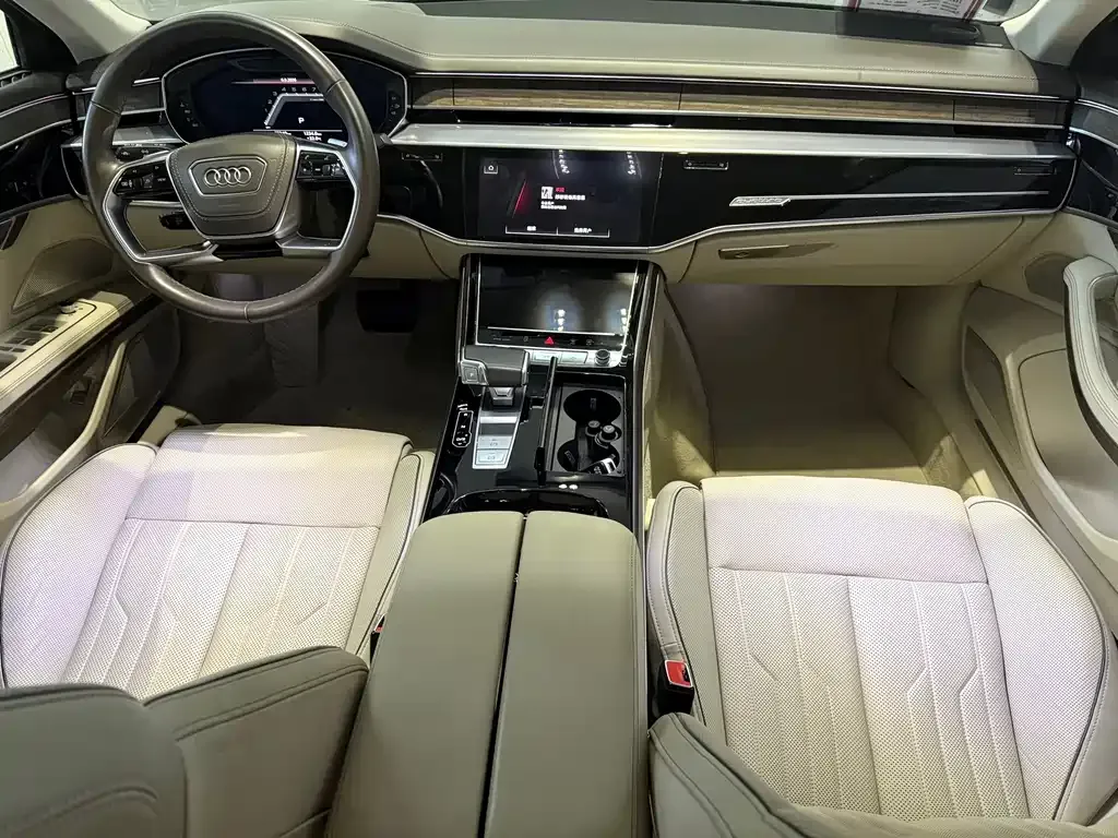 Audi A8 — фото 6