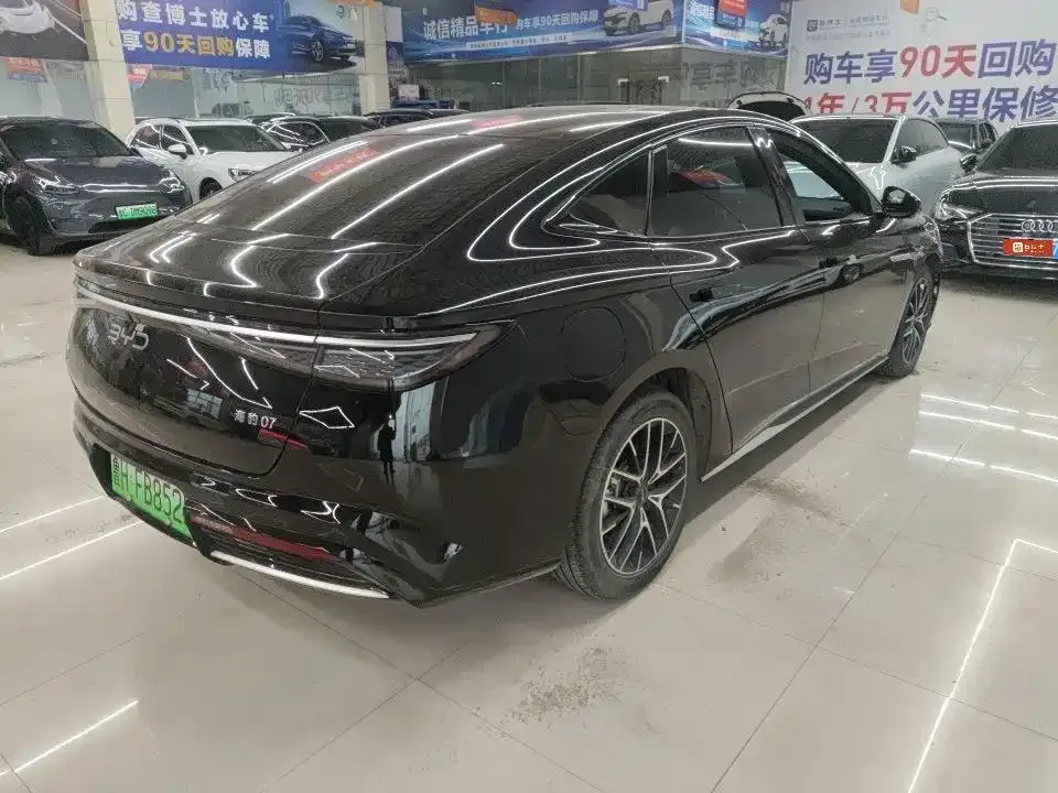 BYD Seal 07 DM-i — фото 8