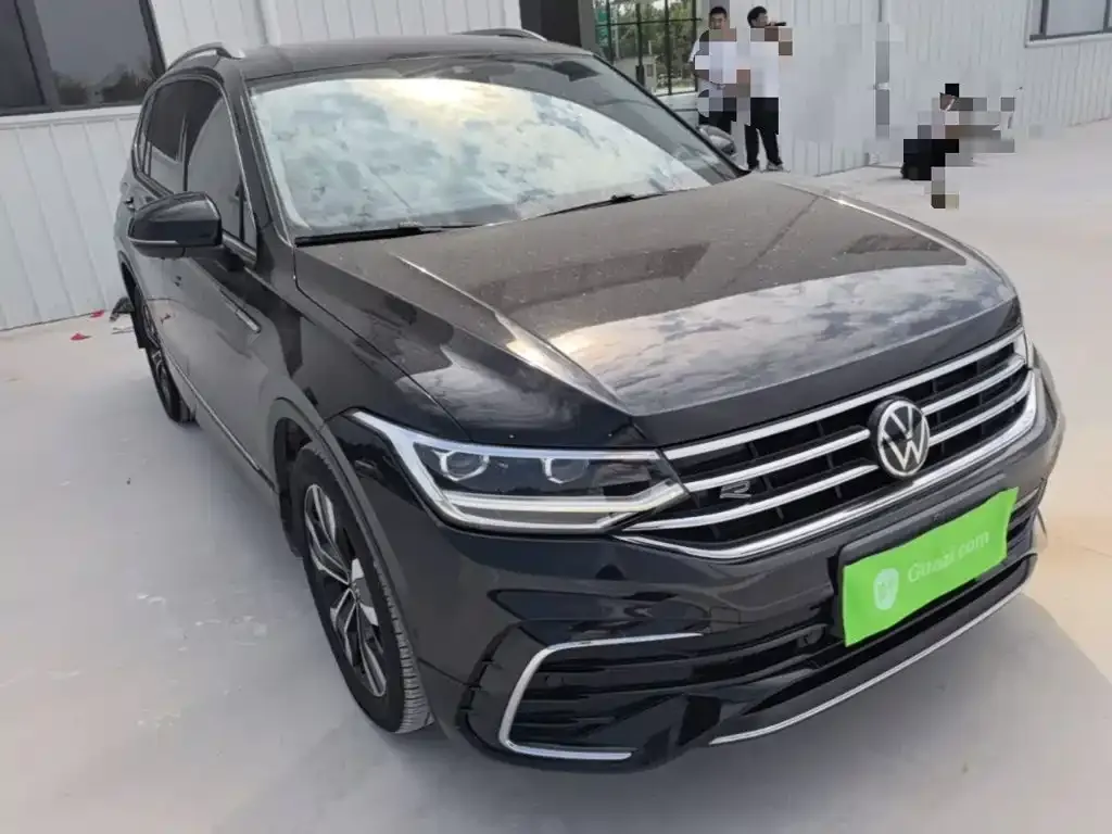 Volkswagen Tiguan L — фото 10