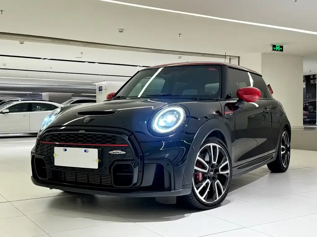 MINI JCW (John Cooper Works) — фото 1