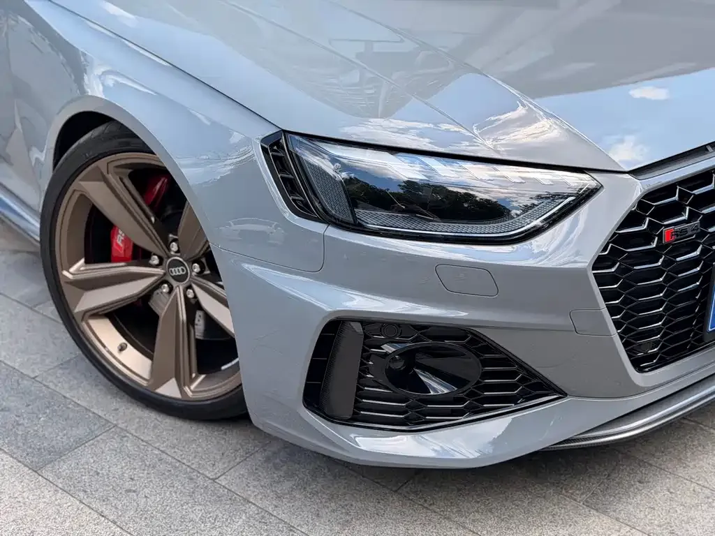 Audi RS 4 — фото 6