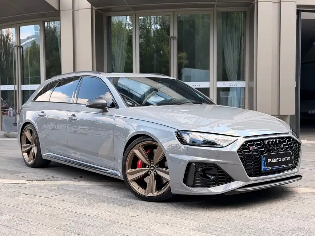 Audi RS 4 — фото 8