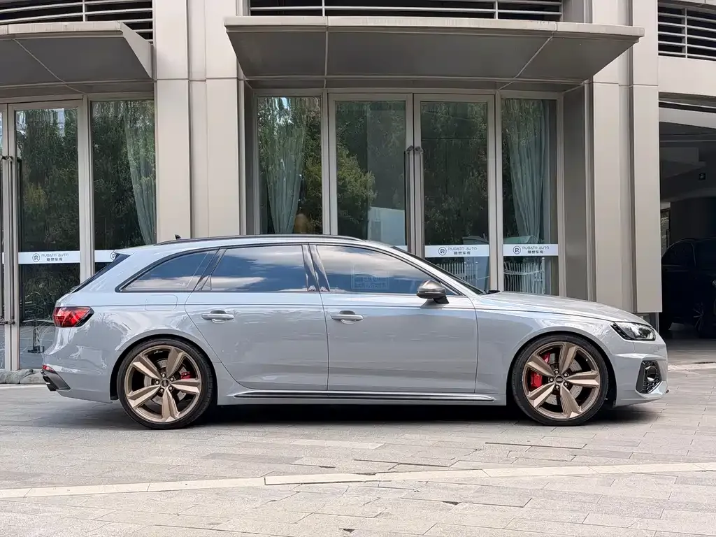 Audi RS 4 — фото 2