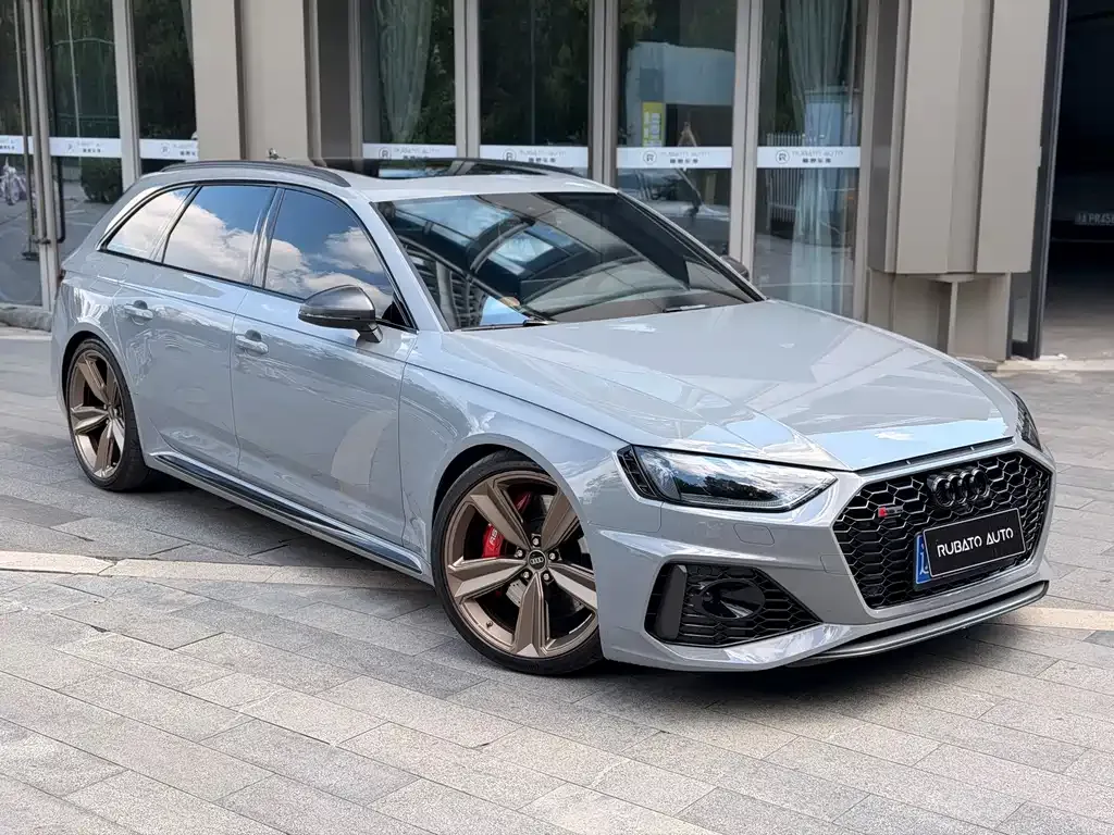 Audi RS 4 — фото 4